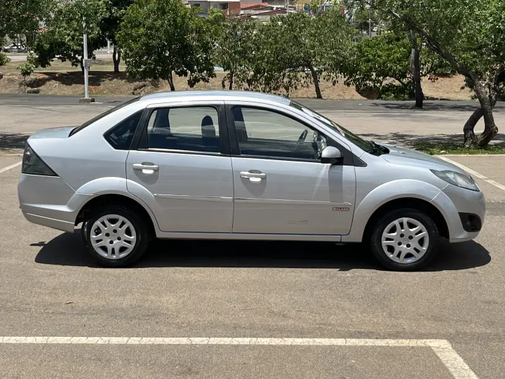 FIESTA 1.6 MPI Class Sedan 8V