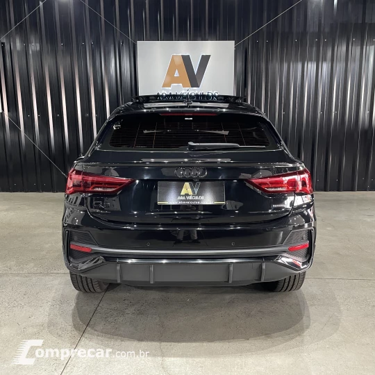 Q3 2.0 40 TFSI Sportback Performance Black Quattro