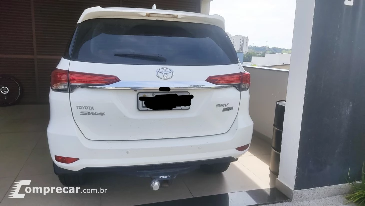 HILUX SW4 2.7 SRV 7 Lugares 4X2 16V