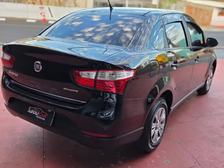 Grand Siena ATTRACTIVE 1.0 Flex 8V 4p