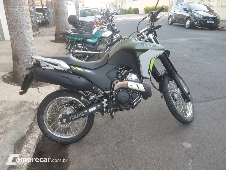 XTZ 250 LANDER CONNECTED