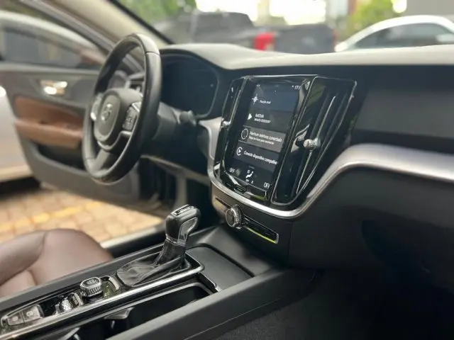 S60 - 2.0 T4 MOMENTUM 4P AUTOMÁTICO