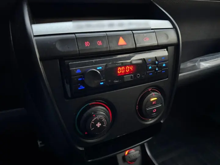 Crossfox 1.6 MI FLEX 8V 4P MANUAL