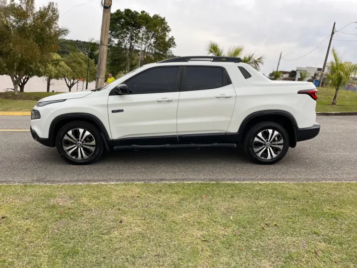 TORO 2.0 16V TURBO DIESEL ULTRA 4WD AT9