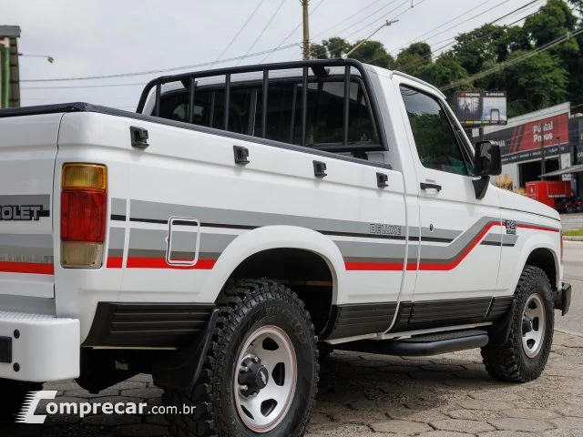 D20 - 4.0 CUSTOM DE LUXE CS 8V TURBO 2P MANUAL