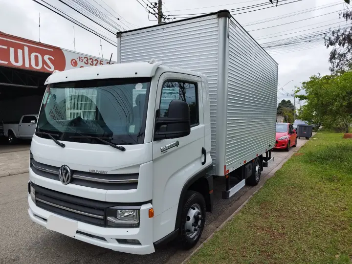 Delivery Express+ 2.8 Prime + Baú Facchini