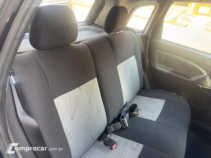 FIESTA 1.6 MPI Class Hatch 8V