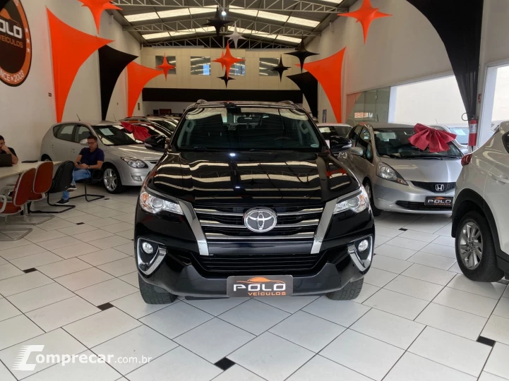 HILUX SW4 2.7 SR 7 LUGARES 4X2 16V TOYOTA