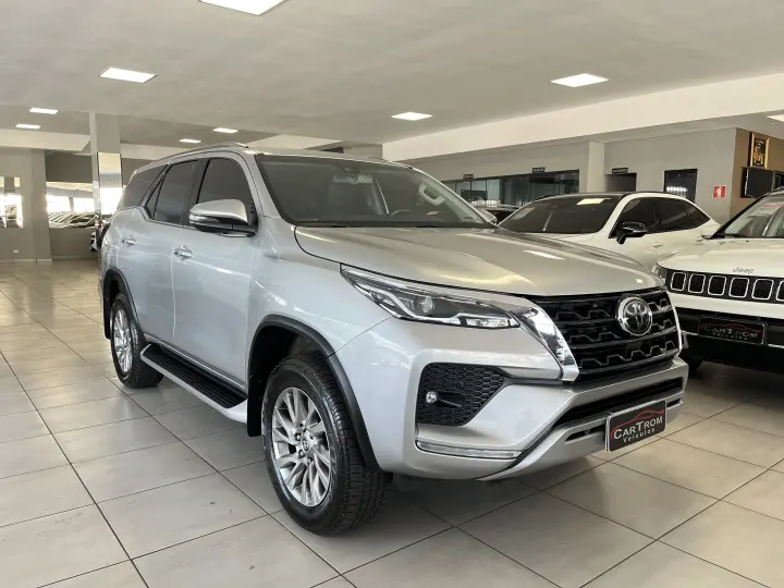 HILUX SW4 2.8 D-4d Turbo SRX 7L 4X4