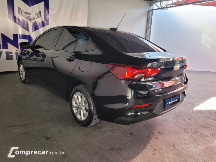 ONIX 1.0 Turbo Plus LT