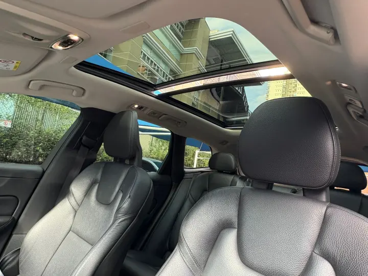 XC60 2.0 T5 Momentum AWD Geartronic