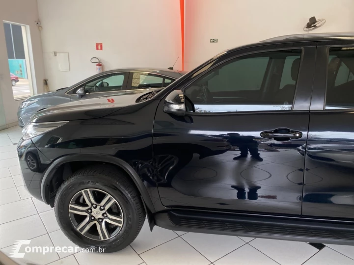 HILUX SW4 2.7 SR 7 LUGARES 4X2 16V TOYOTA