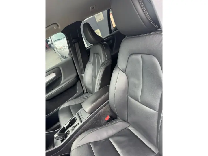 XC 40 2.0 T5 GASOLINA MOMENTUM AWD GEARTRONIC