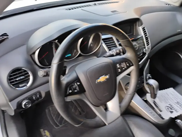 CRUZE 1.8 LT Sport6 16V