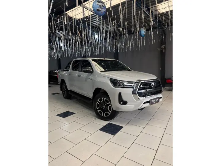 HILUX 2.8 D-4D TURBO DIESEL CD SRX 4X4 AUTOMÁTICO
