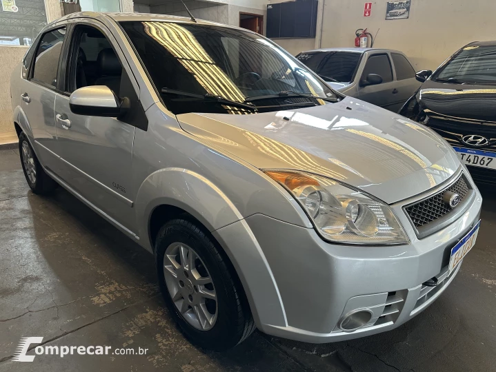 FIESTA 1.6 Rocam Sedan 8V