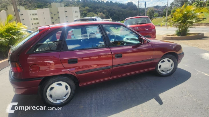 ASTRA 2.0 MPFI GLS 8V