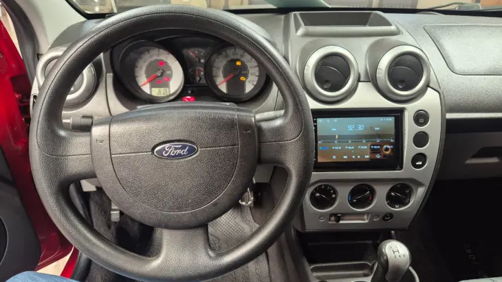 FIESTA 1.6 MPI Class Hatch 8V