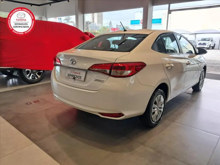 YARIS 1.5 16V FLEX SEDAN XL LIVE MULTIDRIVE