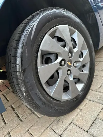 ONIX 1.0 Turbo Plus LT