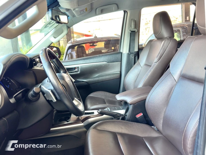 HILUX SW4 2.7 SRV 7 LUGARES 4X2 16V FLEX 4P AUTOMÁTICO