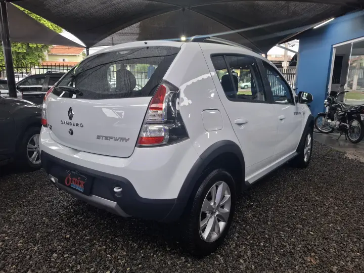SANDERO - 1.6 STEPWAY 8V 4P MANUAL