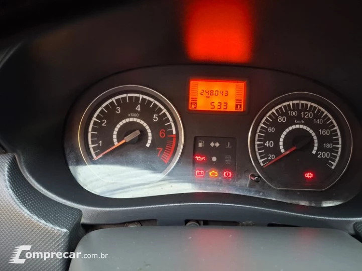 LOGAN 1.0 12V SCE Expression