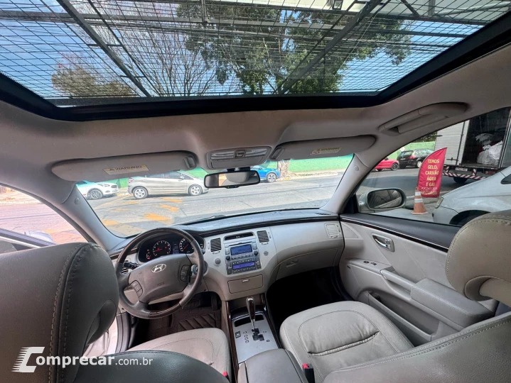 AZERA 3.3 MPFI GLS Sedan V6 24V