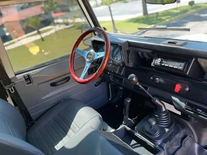 DEFENDER 2.5 SW HCPU 130 4X4 TURBO DIESEL 4P MANUAL