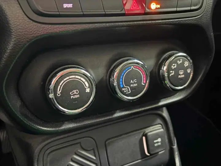 RENEGADE 1.8 16V FLEX 4P AUTOMÁTICO