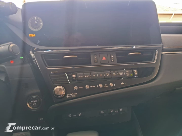 ES 300 H 2.5 16V 4P LUXURY HÍBRIDO AUTOMÁTICO CVT