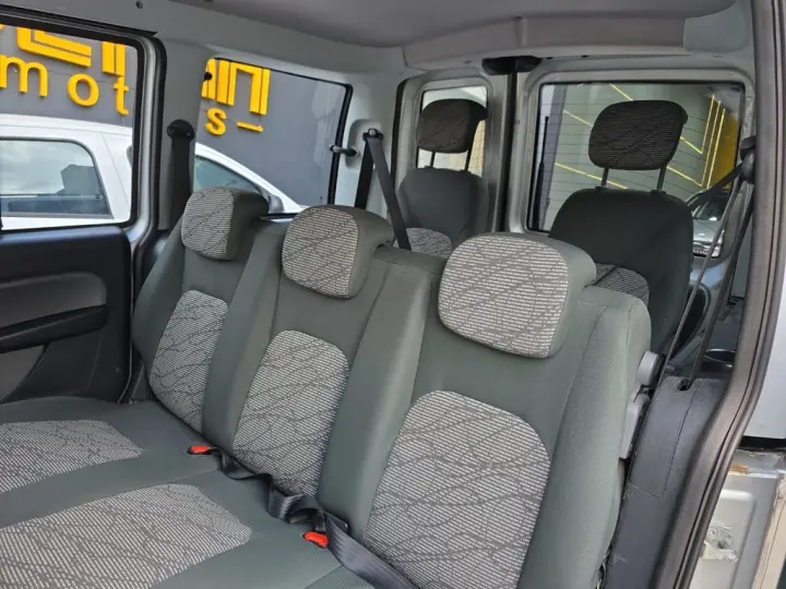 Doblo ESSENCE 1.8 Flex 16V 5p