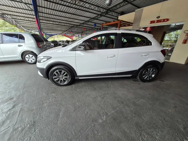 ONIX 1.4 MPFI ACTIV 8V FLEX 4P AUTOMÁTICO