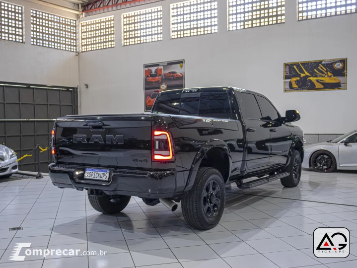 2500 6.7 I6 Turbo Laramie Night Edition CD 4X4