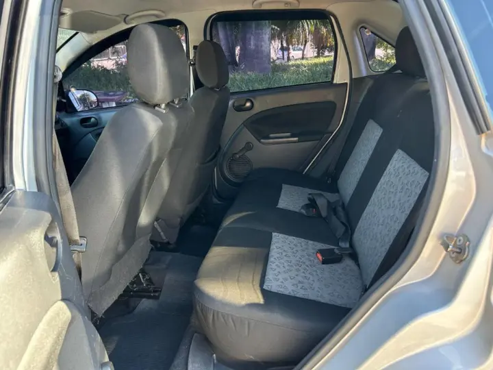 Fiesta Sedan 1.0 8V Flex 4p