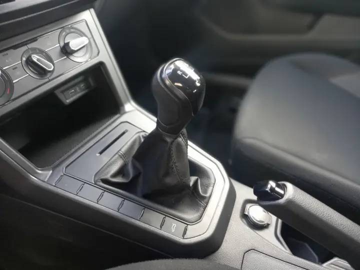 Polo Hatch 1.0 4P MPI TRACK