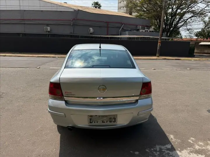 VECTRA 2.0 MPFI Elegance 8V