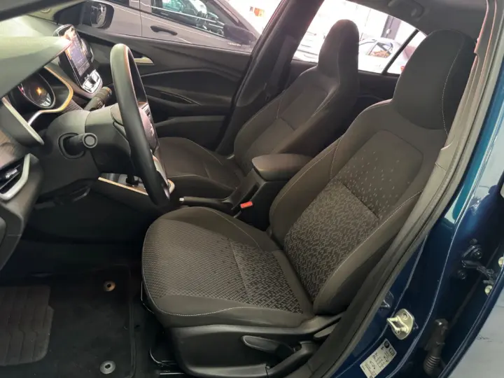 ONIX SEDAN Plus LT 1.0 12V TB Flex Aut.