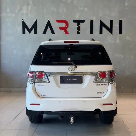 Hilux SW4 SRV D4-D 4x4 3.0 TDI Dies. Aut