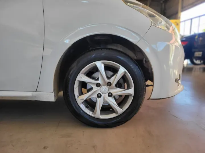 208 Allure 1.5 Flex 8V 5p