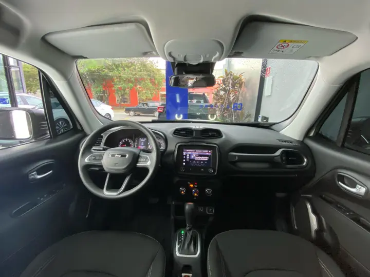 Renegade Sport T270 1.3 TB 4x2 Flex Aut.