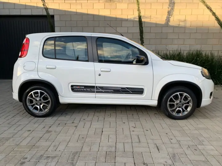 UNO 1.4 EVO SPORTING 8V FLEX 4P MANUAL