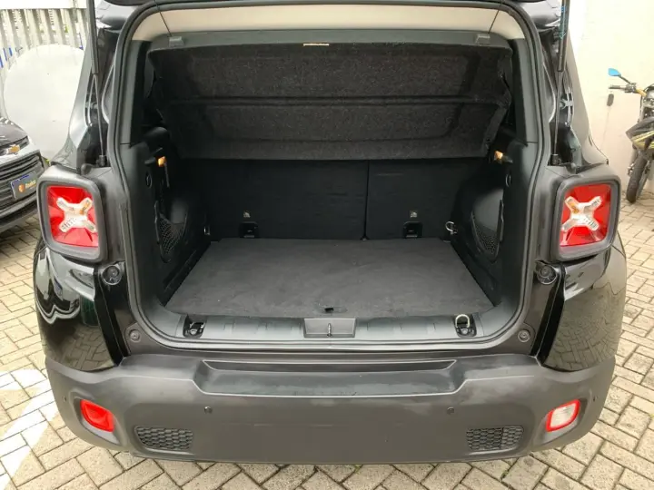 Renegade Sport 1.8 4x2 Flex 16V Aut.