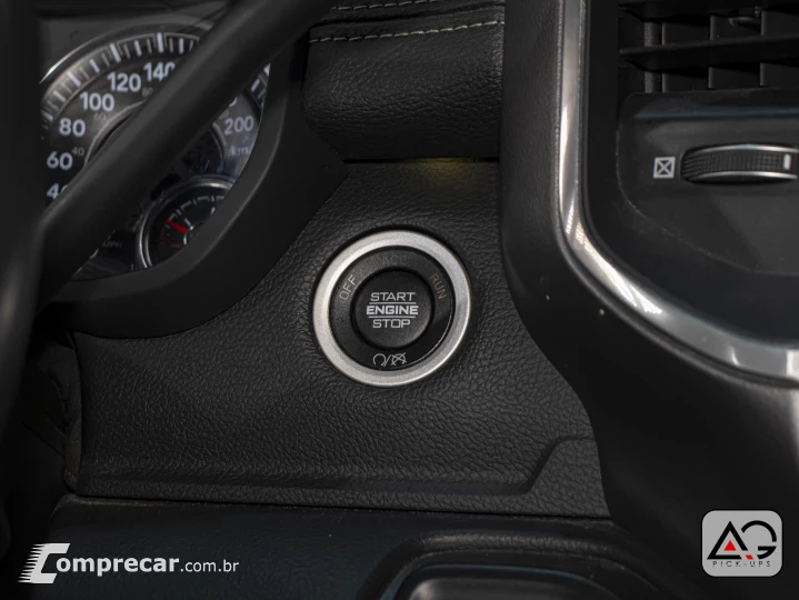 2500 6.7 I6 Turbo Laramie Night Edition CD 4X4