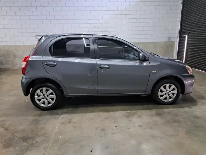 Etios 1.3 Xs 16V Flex 4P Manual