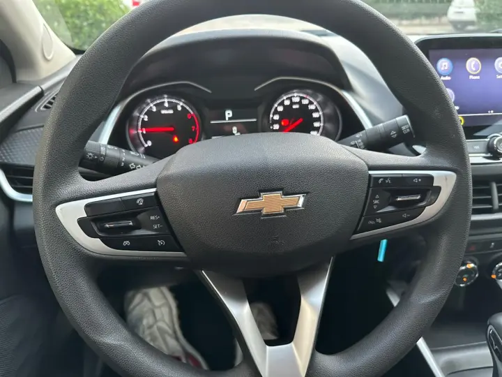 ONIX 1.0 Turbo Plus LT