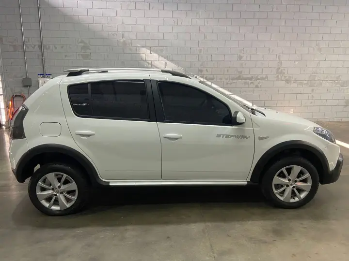Sandero 1.6 STEPWAY 16V FLEX 4P AUTOMÁTICO