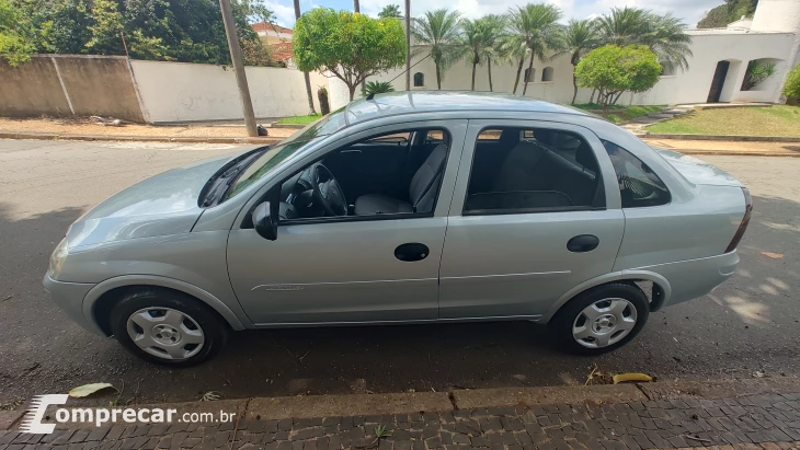 CORSA 1.4 MPFI Maxx Sedan 8V