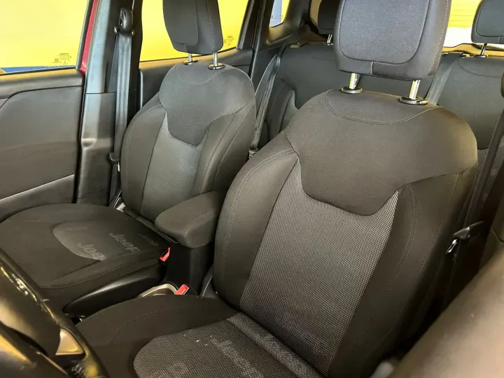 Renegade Longitude 1.8 4x2 Flex 16V Aut.