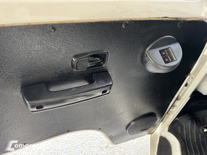 KOMBI 1.4 MI STD Escolar 8V